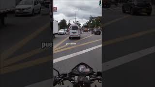 Entre carriles toca jajajajaja moto humor biker moteros cosasdebikers [upl. by Nazler625]