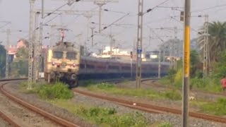 GANDHIDHAM  PURI EXPRESS curves SAMBALPUR with VADODARA WAP7 in lead [upl. by Katherine]