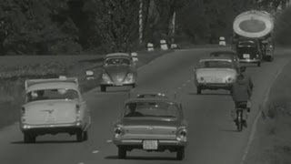 Tollkühne Autofahrer in den 60ern  SRF Archiv [upl. by Medorra830]