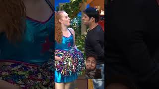 Kapil Sharma firangi ladkiyon ke sath flirt karte hue kapilsharmashow thekapilsharmashow [upl. by Ninel]