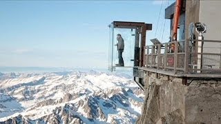 quotUn passo nel vuotoquotUn cabina di vetro sulla cima del Monte Bianco [upl. by Alyt]