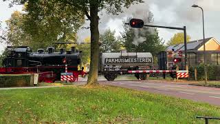 Spoorwegovergang Haaksbergen  Dutch railroad crossing [upl. by Bergmans299]