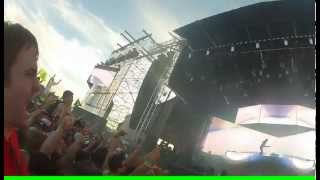 steve aoki longest cake throw hits guy in a wheelchair [upl. by Auburn838]