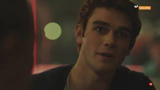 Riverdale  Archie y Betty Conocen a Veronica 1x01 Sub Español [upl. by Aihsenyt732]