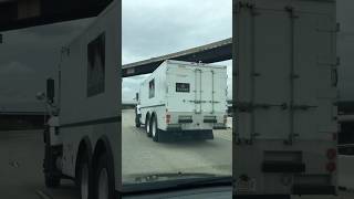 A box truck What’s in it truck road dashcam [upl. by Tanya772]