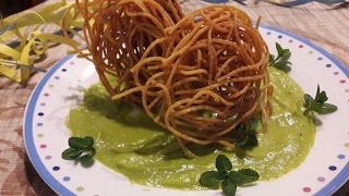 SPAGHETTI FRITTI Su letto di crema di piselli [upl. by Waylan624]