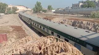 Shalimar Express up crossing under the bridge at Rohri city [upl. by Drice546]