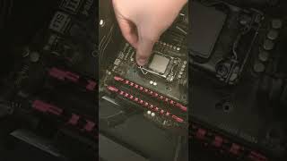 Replacing the thermal paste on cpu [upl. by Suellen]