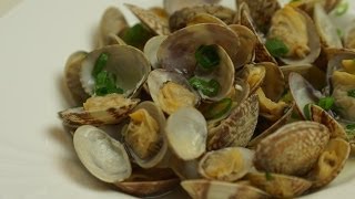 Sake Steamed Clams （あさりの酒蒸し） [upl. by Llenrup639]