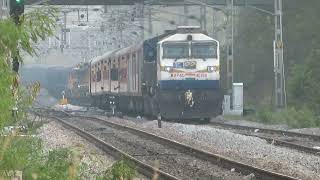 Mainline vs Loopline overtake  A comparative video  07125 HYB  AII Urs spl meets Rayalaseema exp [upl. by Nahshunn]