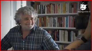 Beppe Grillo referendum democrazia  Intervista a Anno Zero [upl. by Ihel]