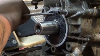 How to replace G1 Yamaha Crank Seals [upl. by Barcot562]