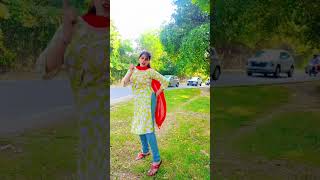 Bindiya chamke chudi khanke log mare lashkare dance song hindi plz achha lage to subscribe😘😘😘😘 [upl. by Edholm361]