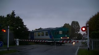 Spoorwegovergang Castelfranco Veneto I  Railroad crossing  Passaggio a livello [upl. by Anuahsed]