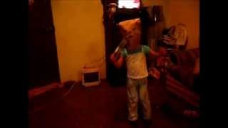 Niña baila como fariseo con su máscara de papel [upl. by Sahc]