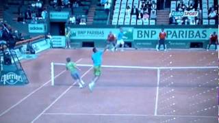 VIDEO RolandGarros la gaffe dun jeune ramasseur de ballesflv [upl. by Sitoel858]