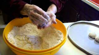 How to Make Mommas Homemade Biscuits [upl. by Ekez]