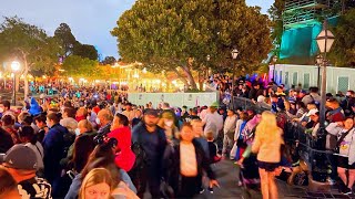 🔴 LIVE Busy Thursday Night At Disneyland Fantasmic Soft Opening Rides Park Updates amp More [upl. by Eifos413]