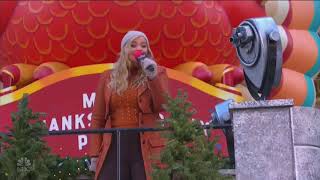 Lauren Alaina performs quotRunquot at MACYs Thanksgiving Day Parade [upl. by Annavas]