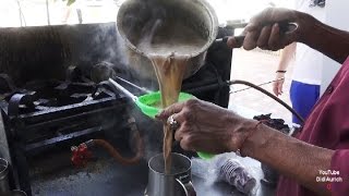 Indien Indischer IngwerGewürztee Zubereitung Ingwer Zimt Kardamom Tee mit Milch [upl. by Sankey]