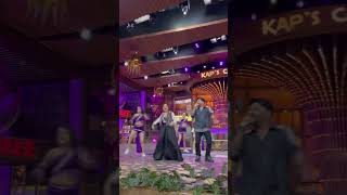 Mauja hi mauja 💃 at thegreatindiankapilshow kapilsharma kareenakapoor karishmakapoor [upl. by Lleral86]