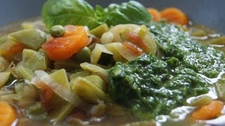 sommerliche Gemüsesuppe  Rezept und Anleitung [upl. by Enialem]