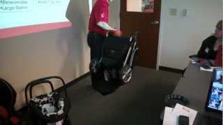 Britax BAgile Stroller Folds in Two Seconds  Como doblar una silla de paseo Britax [upl. by Laved]