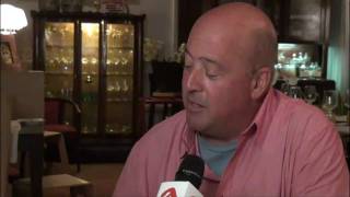 Andrew Zimmern ad Alghero [upl. by Ajad]