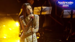 Sanremo 2024  Angelina Mango con Il quartetto darchi canta quotLa rondinequot [upl. by Leila400]