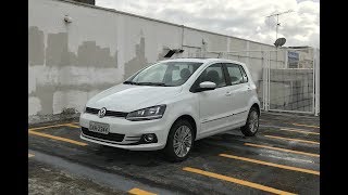 Volkswagen Fox Highline 2018 em Detalhes  Falando de Carro [upl. by Oluap]