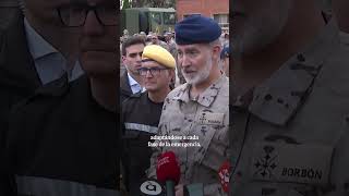 Felipe VI con los militares desplegados por la Dana en Valencia quotGracias por estar con nosotrosquot [upl. by Raf684]