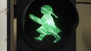 Emanzipierte Verkehrssignale Das Ende des Ampelmännchens  SPIEGEL TV [upl. by Hsaka]