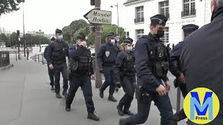 Hommage à Napoléon  Invalides quotnettoyésquot pour le passage du convoi de Macron Paris 05052021 [upl. by Dwight]