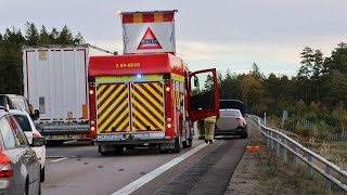 Del 108 Taxi har fått motorstopp mitt på E4 Motorväg Stockholm Sweden [upl. by Derrej965]