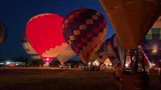 Invasione di mongolfiere allaviosuperficie di Terni ecco Night glow [upl. by Asirac58]