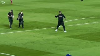 Klopp gives 8 fist pumps after late win over Newcastle 💪🔴 [upl. by Ynnohj183]