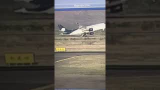 Incident Aeromexico E170 at Chihuahua on Apr 10th 2019 wing tip strike on departure [upl. by Lehcyar]