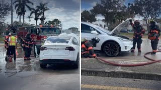 Autos eléctricos Tesla se incendian en Florida debido al huracán Ian shorts [upl. by Attennyl700]