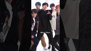 Mola mery Mola trending video of Jungkook bts dance jkkkk btsarmy jkworld 900 [upl. by Lekzehcey]