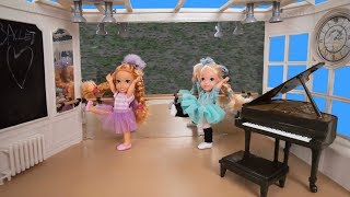 Elsa and Anna toddlers the ballet contest [upl. by Girand]