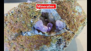 Sammlerschätze Mineralien und Gesteine Schatzsuche mit Edelsteinen in Mineraliensammlung [upl. by Kalila774]