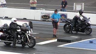 The difference between Harley Davidson and Hayabusa  drag race [upl. by Eversole]