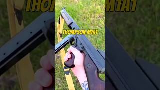 La MÍTICA Thompson M1A1Tommy Gun armas datoscuriosos [upl. by Ojahtnamas329]