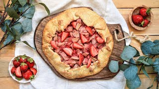 Tarte Rustique Fraise Rhubarbe [upl. by Yesima]