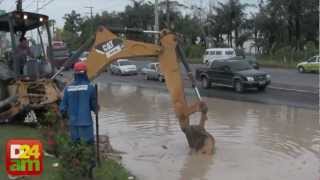 Bueiro entope e causa transtorno em Avenida de Manaus [upl. by Anairb417]