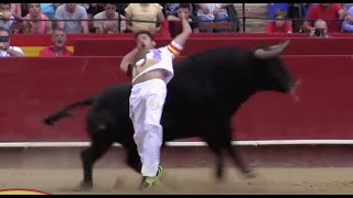 Campeonato con Toros Recortador de Oro 2014 Valencia [upl. by Coben]