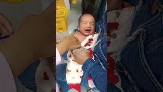 Cutebaby 👯 Baby vaccine action at hospital 🏥 to funny I baby cute love family shots funny [upl. by Irrehs]