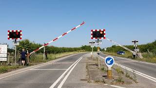 4K Rare Crossing Heritage Railway at Wallingford Level Crossing Oxfordshire [upl. by Nagram]