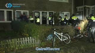 Veel politie in Arnhemse wijk Geitenkamp enkele aanhoudingen [upl. by Nylloc688]