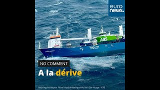 Un cargo néerlandais dérive sans équipage ni moteur en mer de Norvège  no comment [upl. by Eliades]